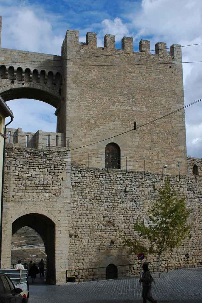 Castelló de la Plana - Morella 11 - portal de Sant Miquel.jpg